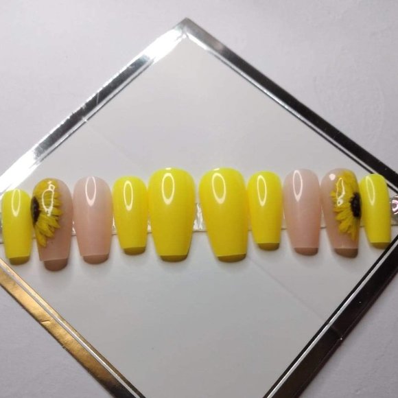 summer Yellow sunflower and nude/yellow flower press on nail - Picture 1 of 11